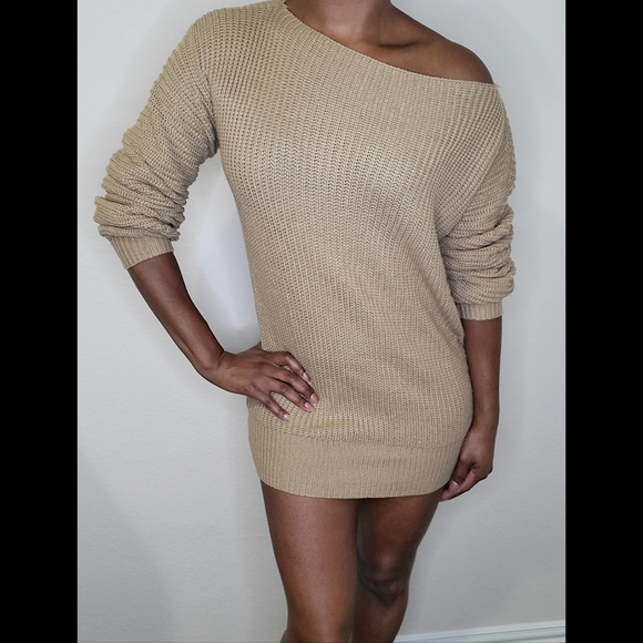 Off-the-shoulder knit sweater dress - Picture 2 of 4